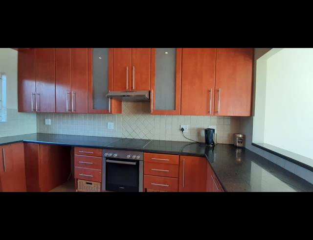 3 BEDROOM TOWNHOUSE RENTED IN SOUTH END